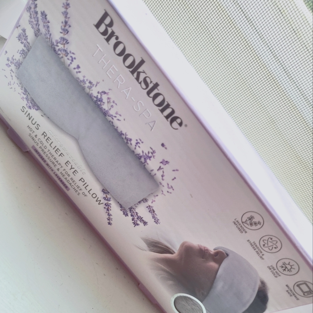 Hot and cold therapy mask